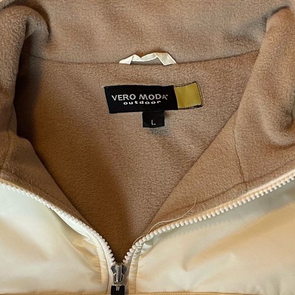 Cool retro sweater vest in EUC - Picture 6 of 6